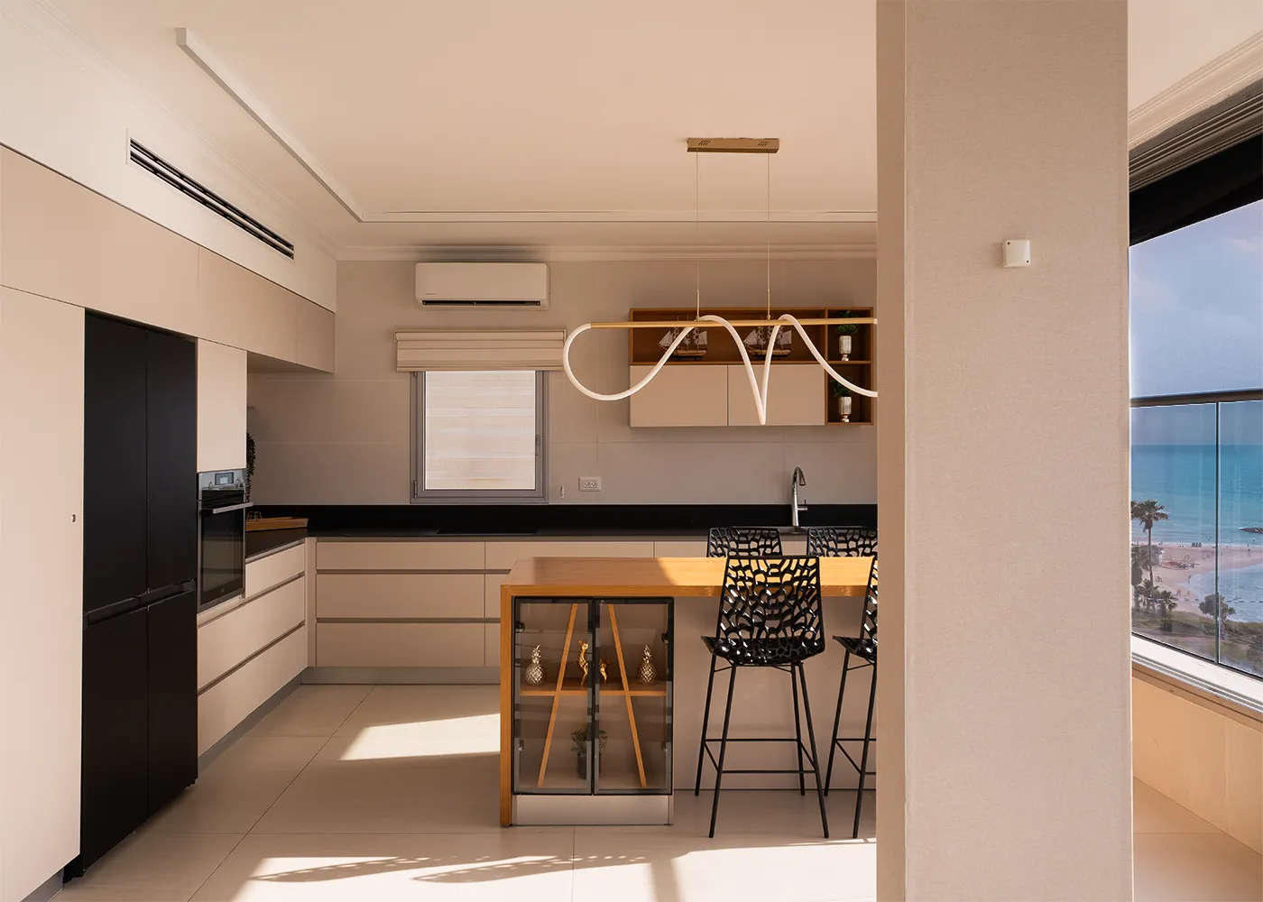 המטבח של סוויטת שקיעה חלומית עם נוף לים - תמונה 8